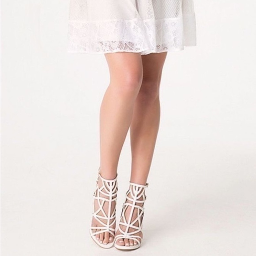 BEBE GABRIELA CAGED GLADIATOR WHITE HEELS  SANDALS SIZE 7